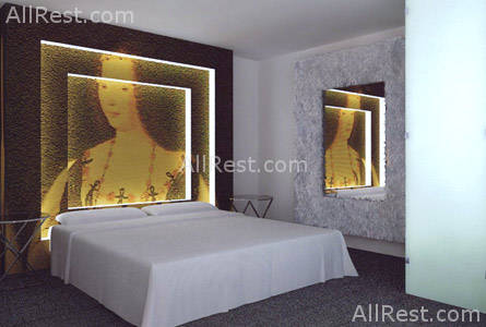 Room Mate Laura 6